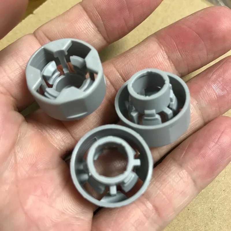 Крепление для топливного бака  – обзор и цена Plastic Pipe Clip